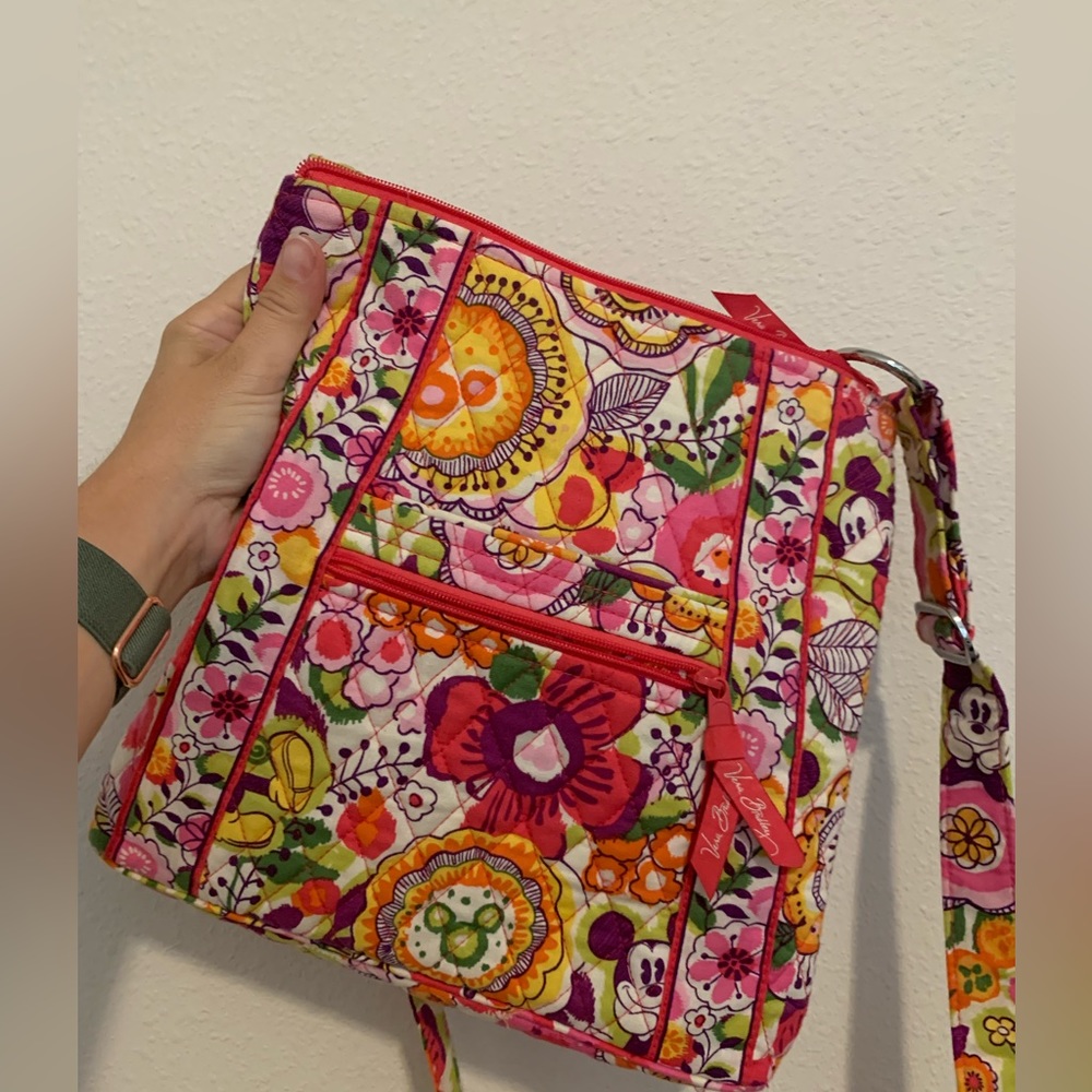 Disney Vera Bradley pink “bouncing bouquet” crossbody hipster used